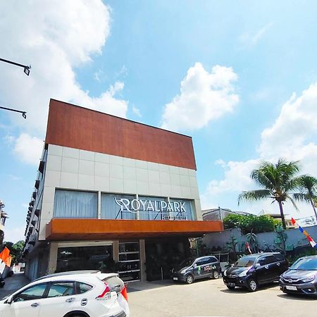 Royal Park Hotel Samarinda Dış mekan fotoğraf