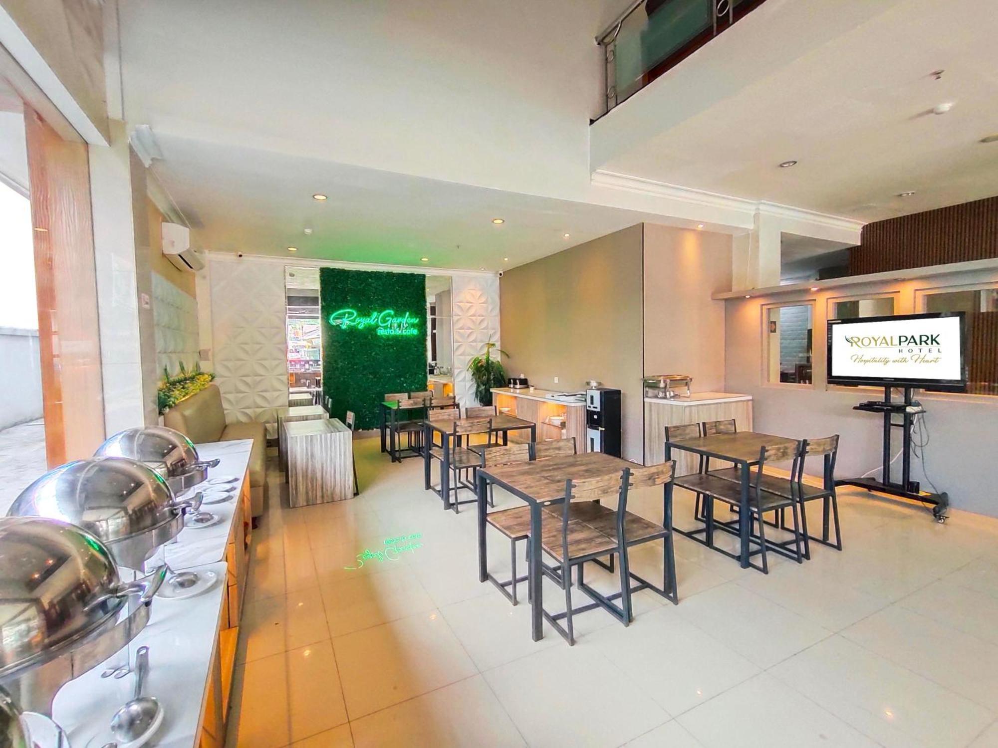 Royal Park Hotel Samarinda Dış mekan fotoğraf