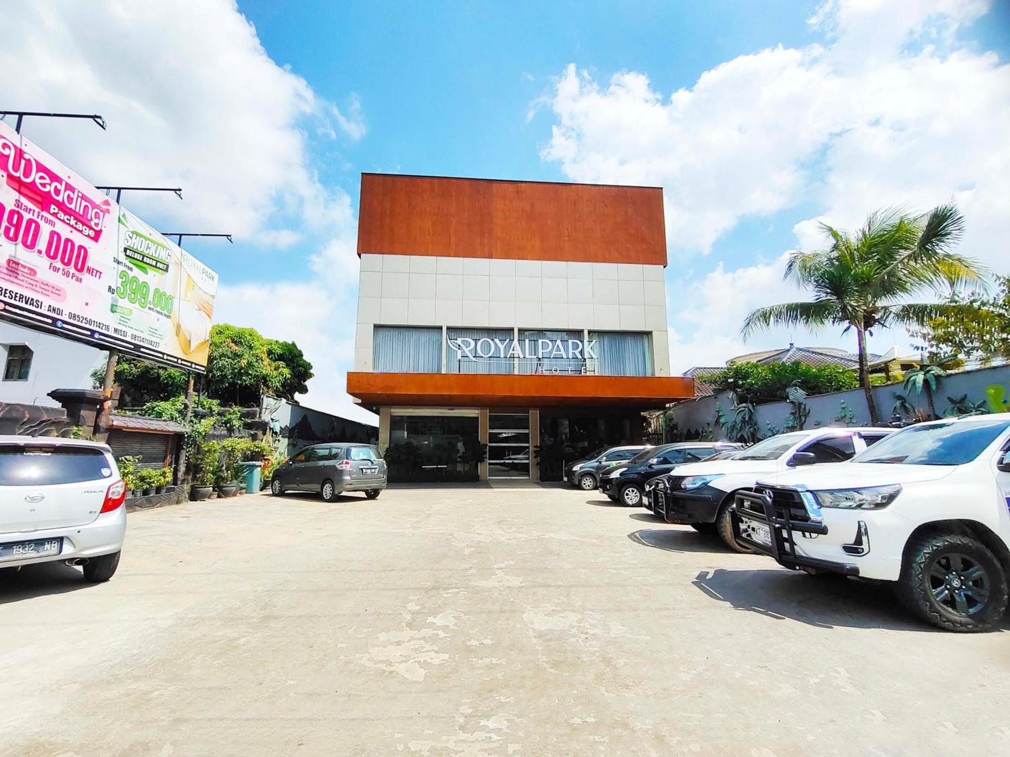 Royal Park Hotel Samarinda Dış mekan fotoğraf