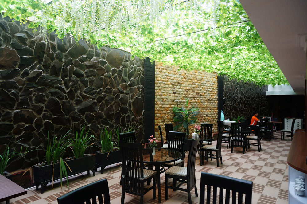 Royal Park Hotel Samarinda Dış mekan fotoğraf