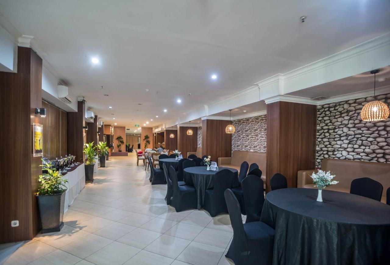 Royal Park Hotel Samarinda Dış mekan fotoğraf